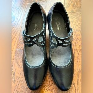 NAOT dark navy Mary Jane low-heeled pumps. Size 39